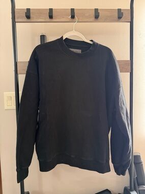 Essential Crew Sweatshirt